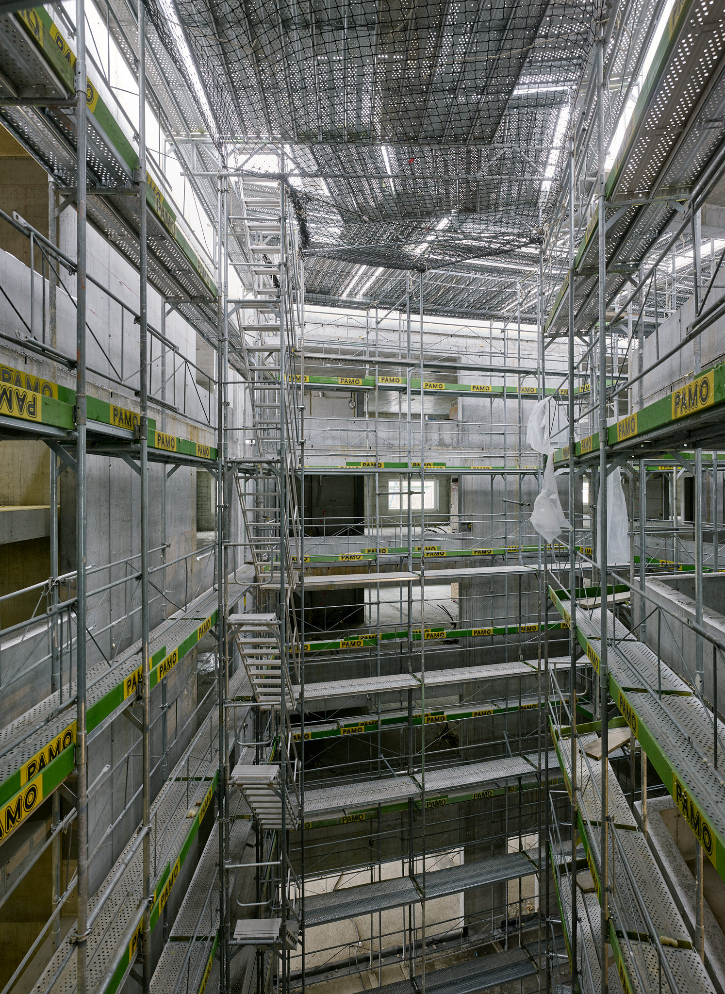 E15541 Alpa 049186p SCREEN